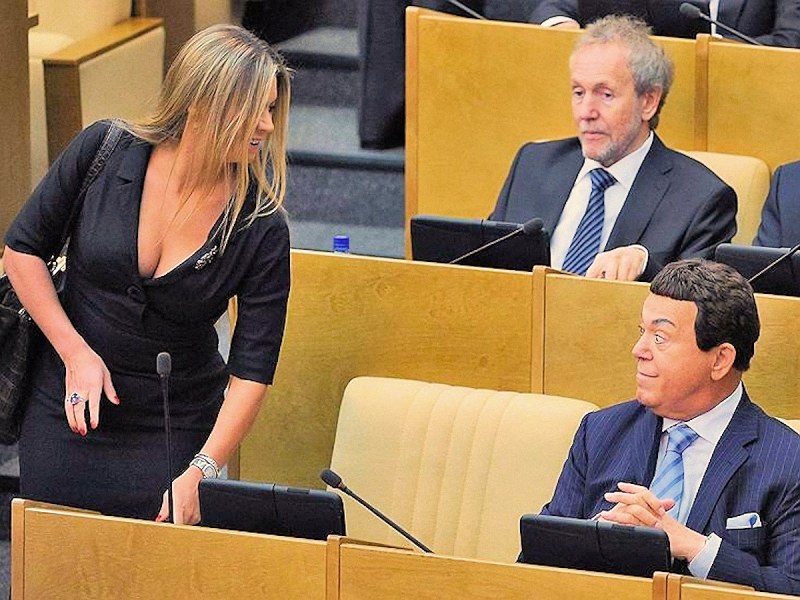 Naked popular singers