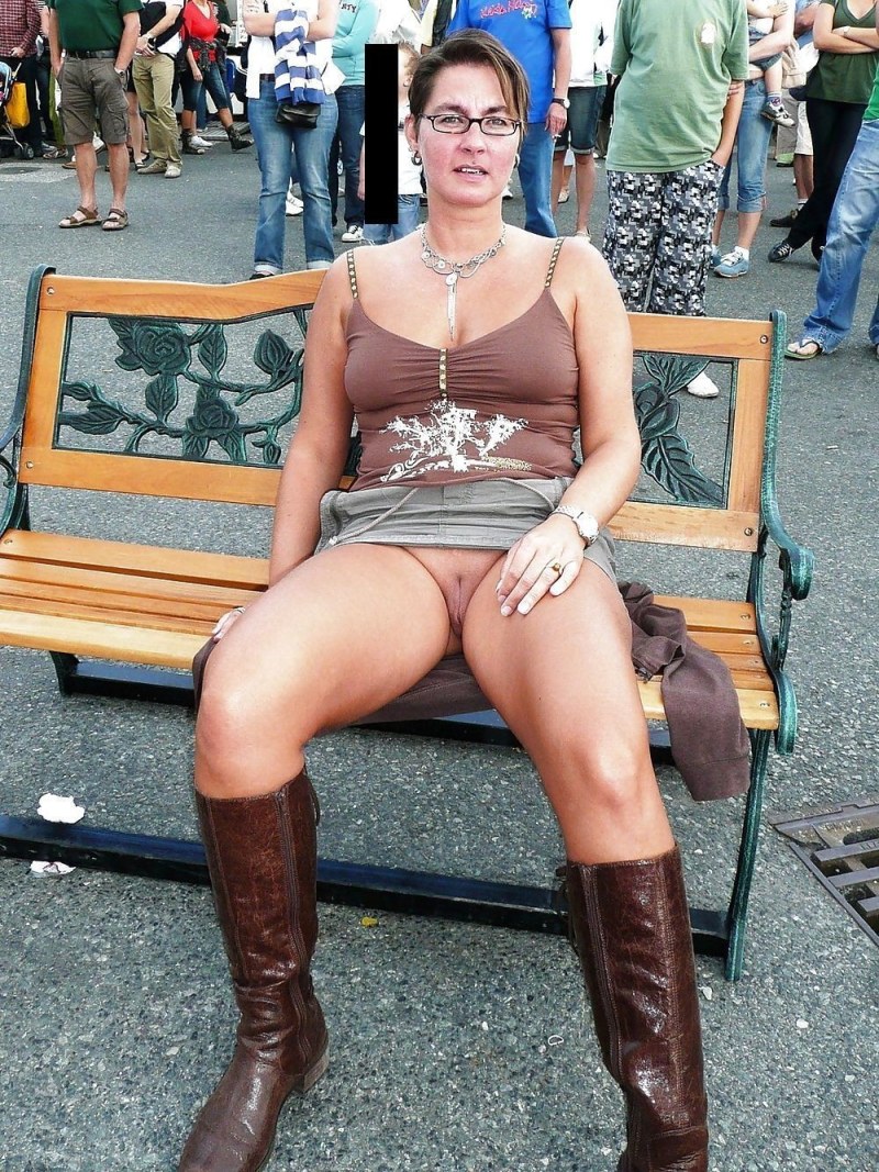 Beautiful girls without panties