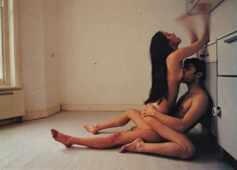 Pose girl from above with her back