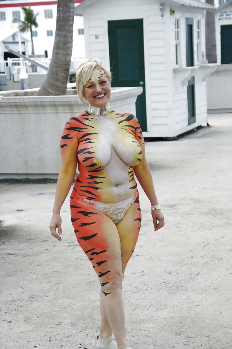 Bodiart naked without panties