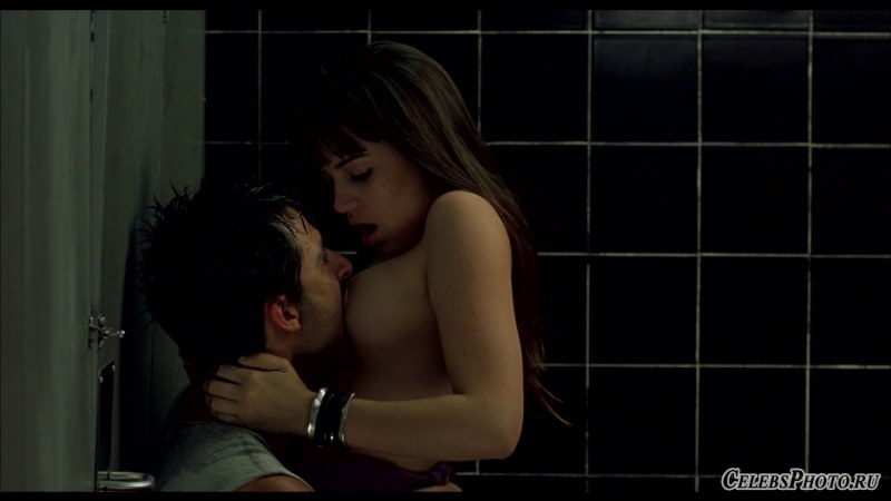 Ana de Armas bed scenes