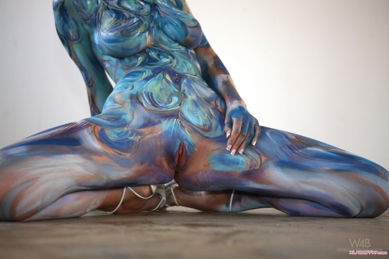 Veronika Avluv Body Art