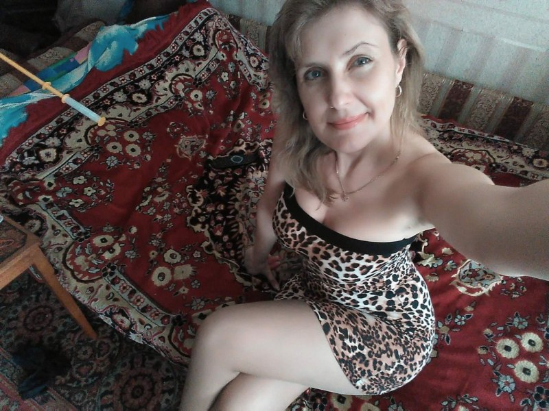 Milfs in social threads