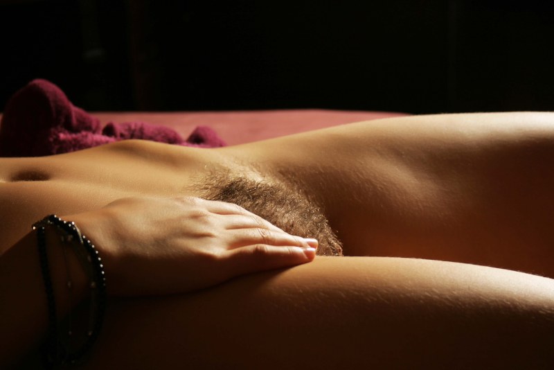 Women with shaved pubis