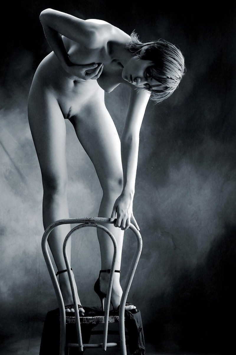 Flot Models Naked on Chairs