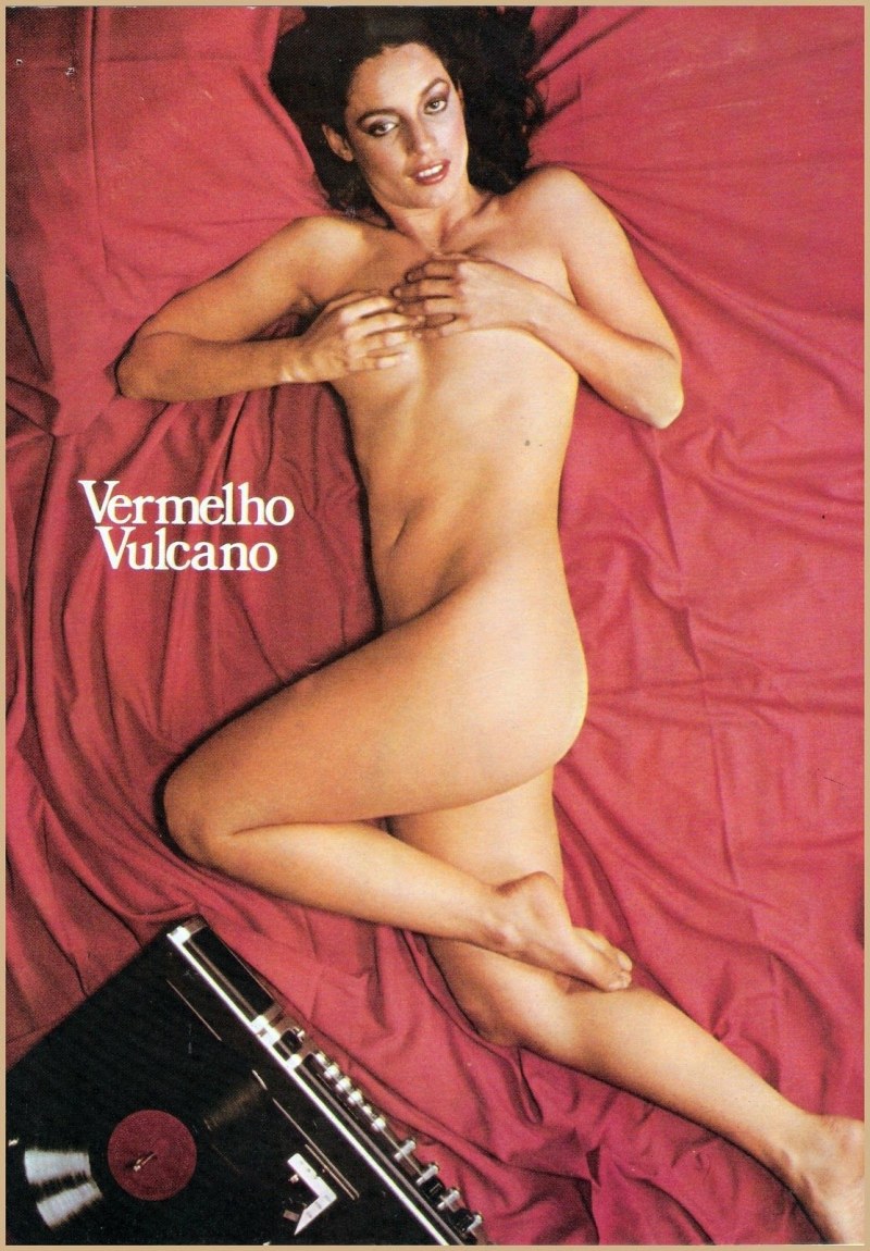 Actress Alice Braga Naked