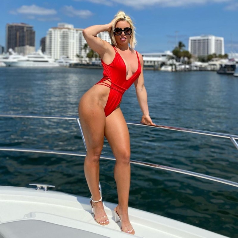 Amanda Sakkomanno (Mandy Rose)