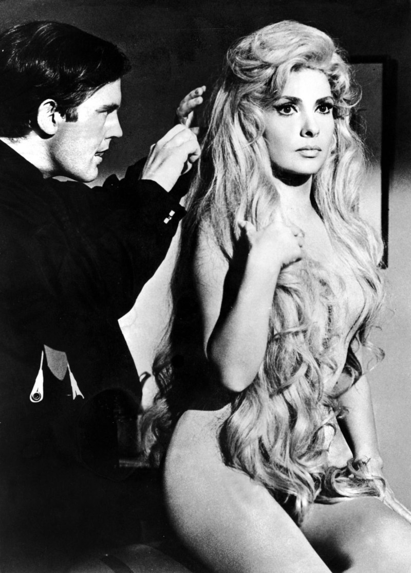 Claudia Cardinal 18 +