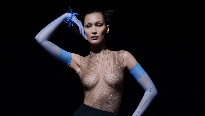 Bella Hadid photo topless