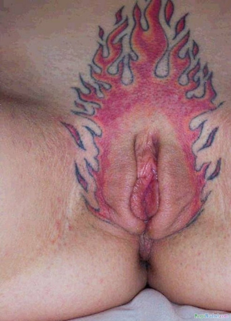 Intimate tattoos on the anus