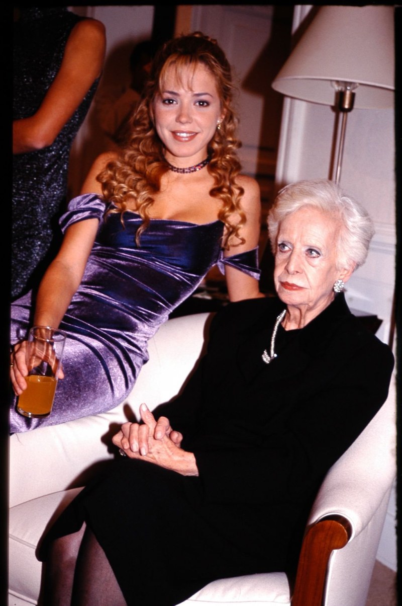 Eva Andress Viyira +18 Ass