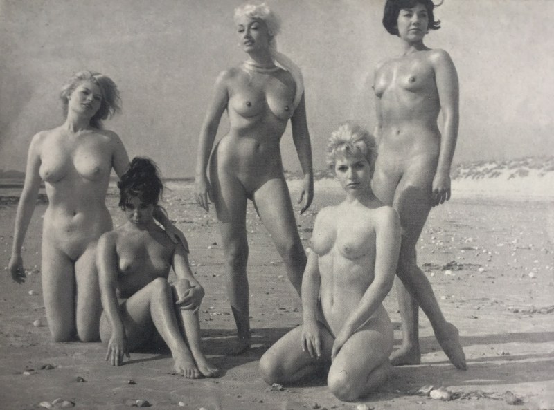 Retro competition of naked women