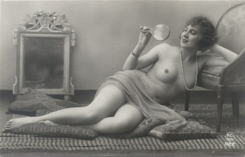 Vintage naked women