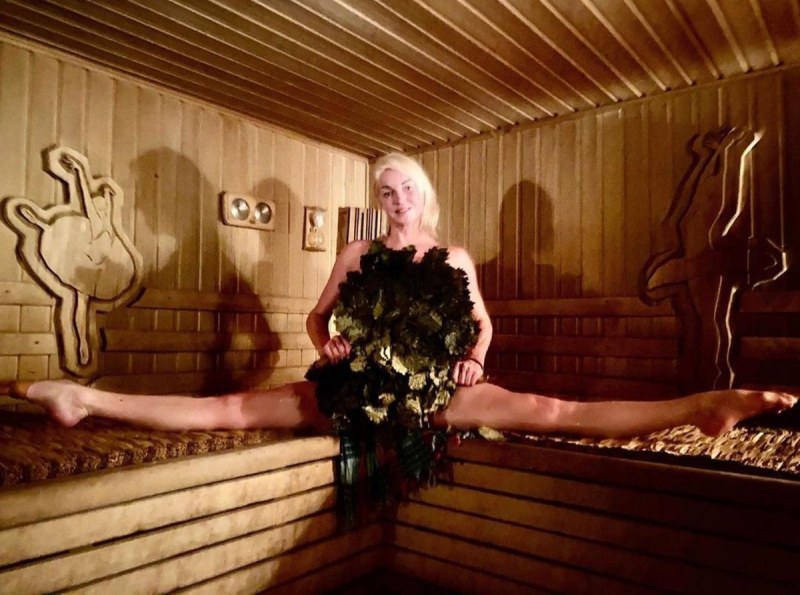 Anastasia Volochkova in the sauna