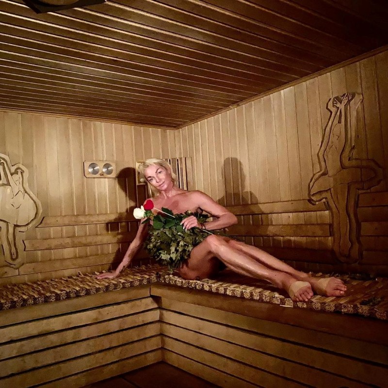 Anastasia Volochkova in the bathhouse