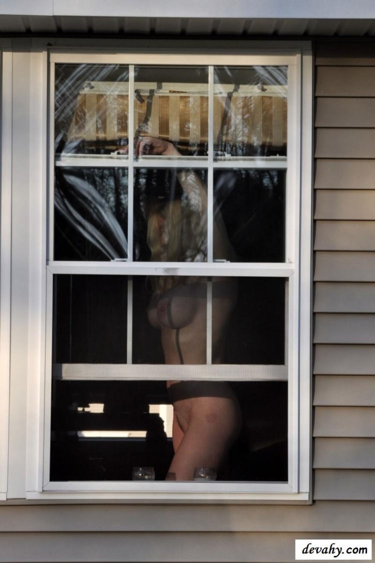 Naked neighbors in the window (80 photos)