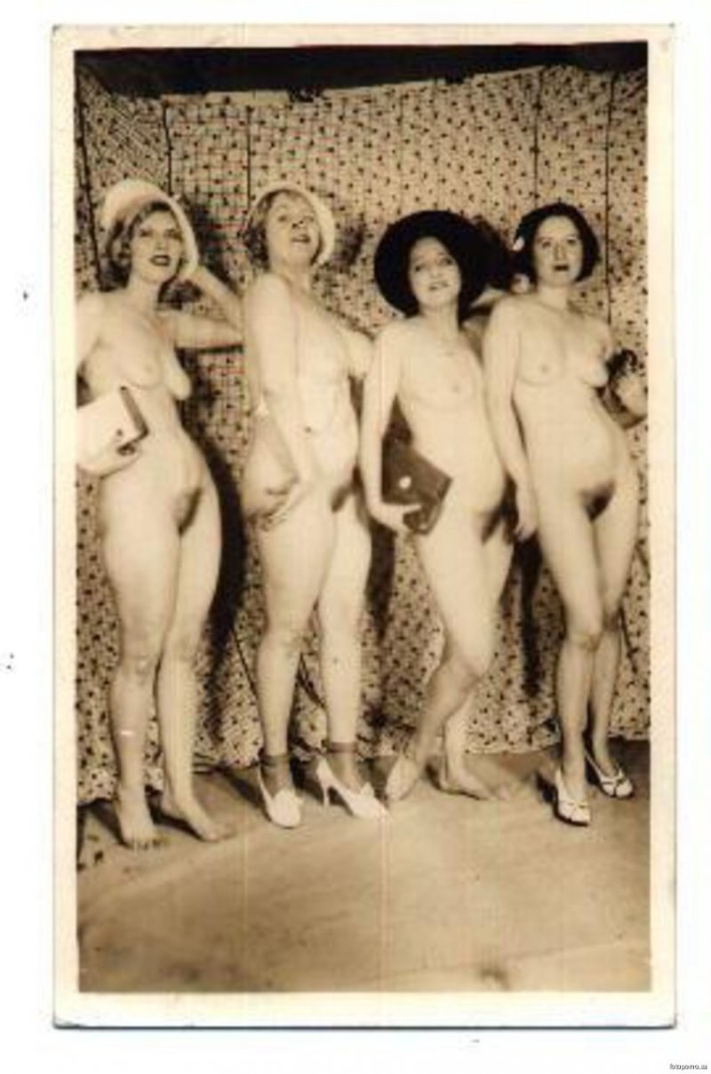 Naked women before the revolution