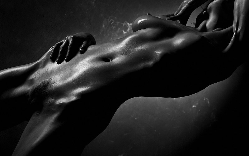 Erotic landscapes of the female body