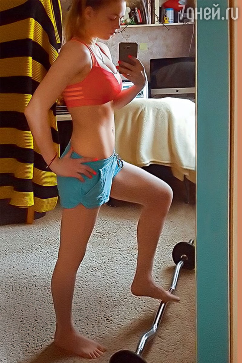 Polina Grenz naked breasts