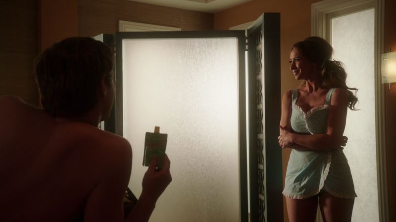 Jennifer Love Hwitt bedding