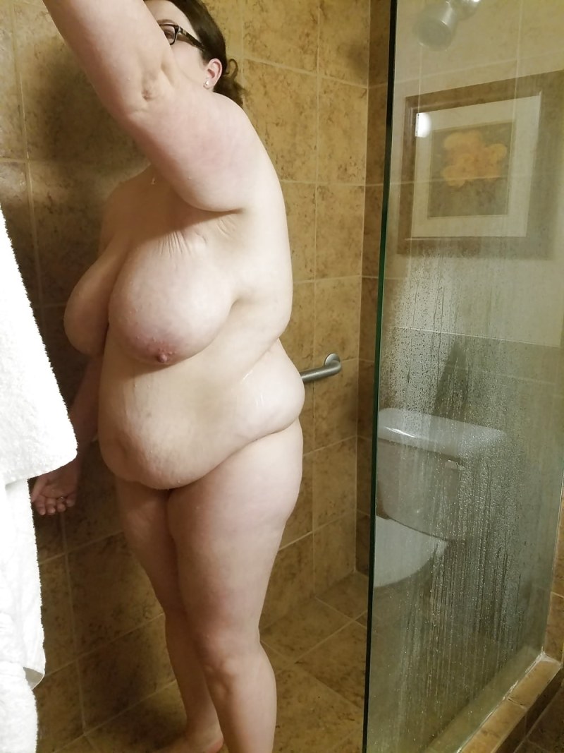 Mature bbw in the bathroom