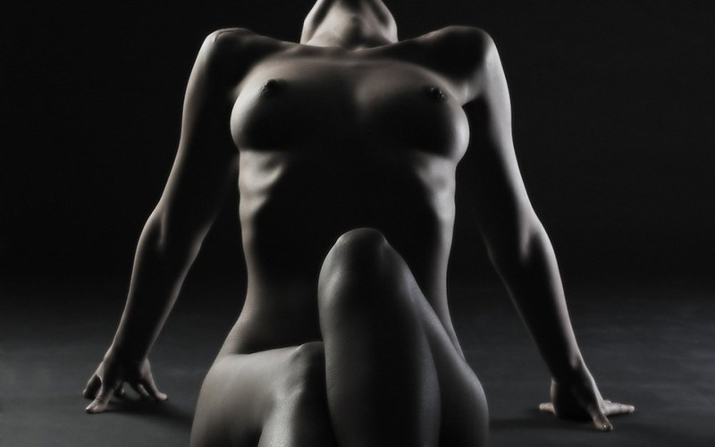 Erotic landscapes of the female body