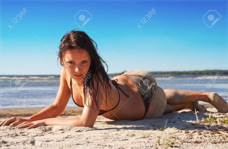 Naked fashion model Sandra