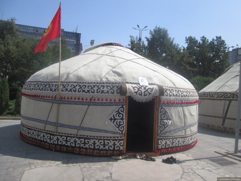 Tunduk Yurt