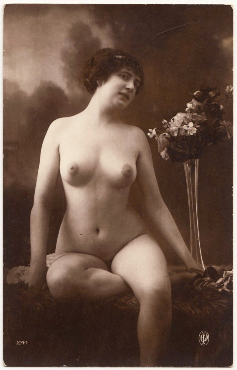 Naked women in the past
