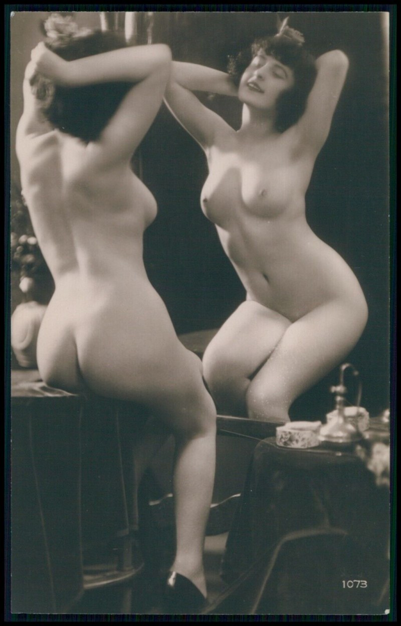 Old pictures of naked women