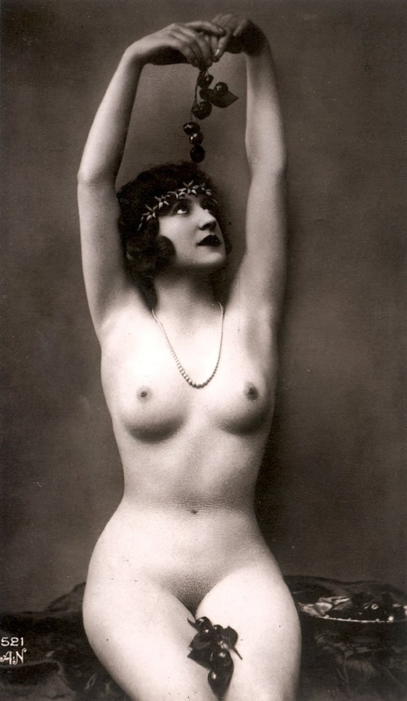 Naked women in the past