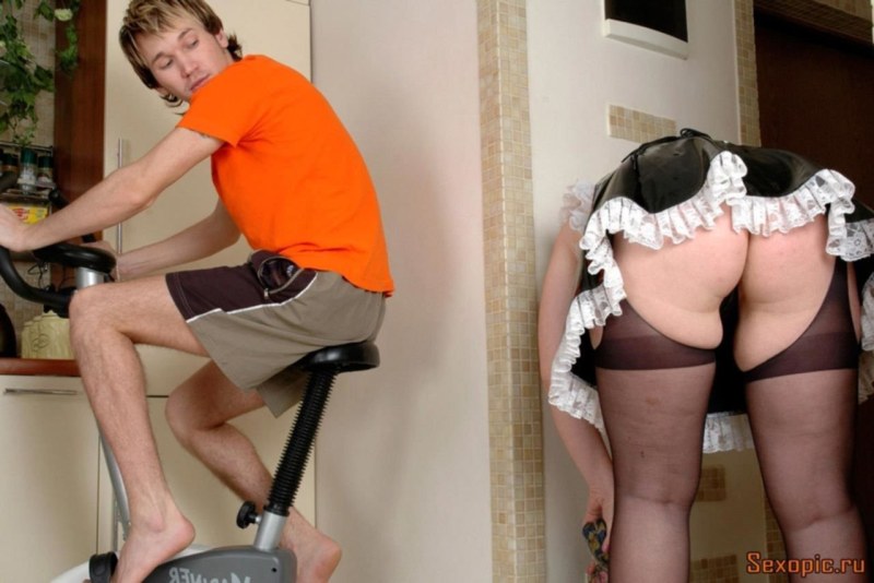 Housekeeper without panties