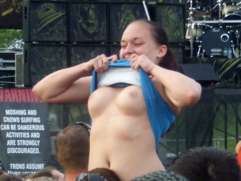 Girls show breasts in public places