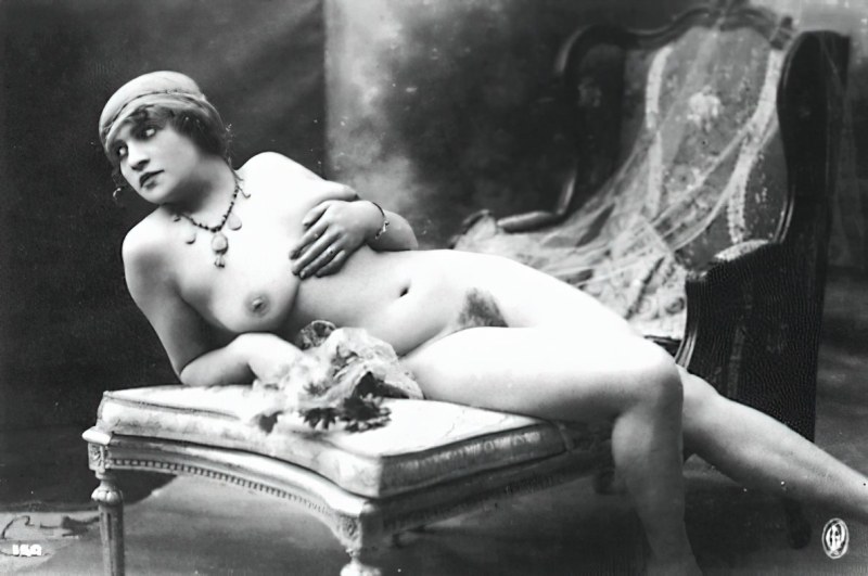 Naked women in the past