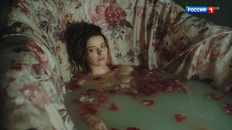 Ekaterina Strizhenova in the film bathing princes 1993