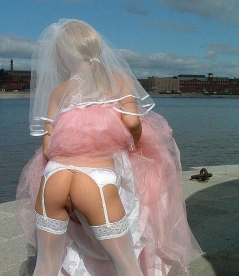 Bride without panties homemade