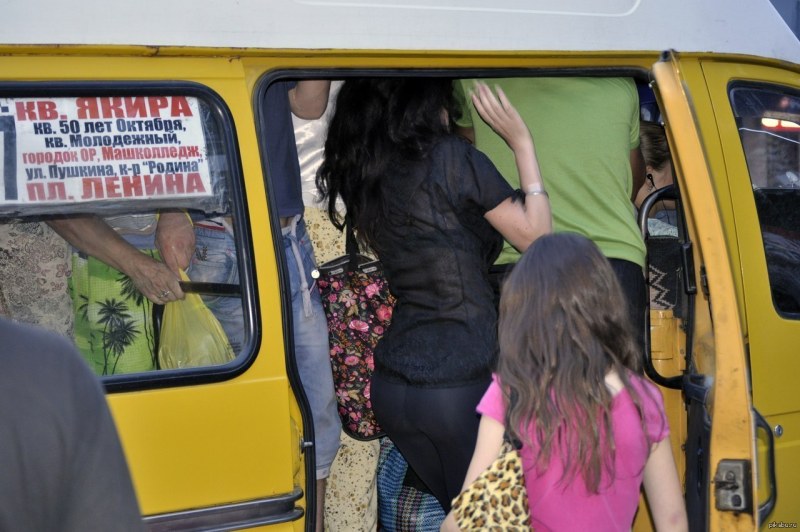 Women's linen in transport