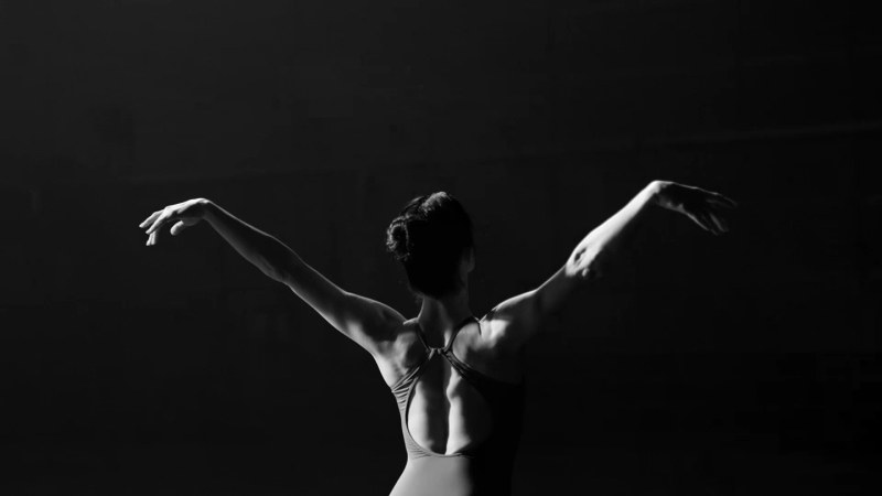 Advertising with ballerina