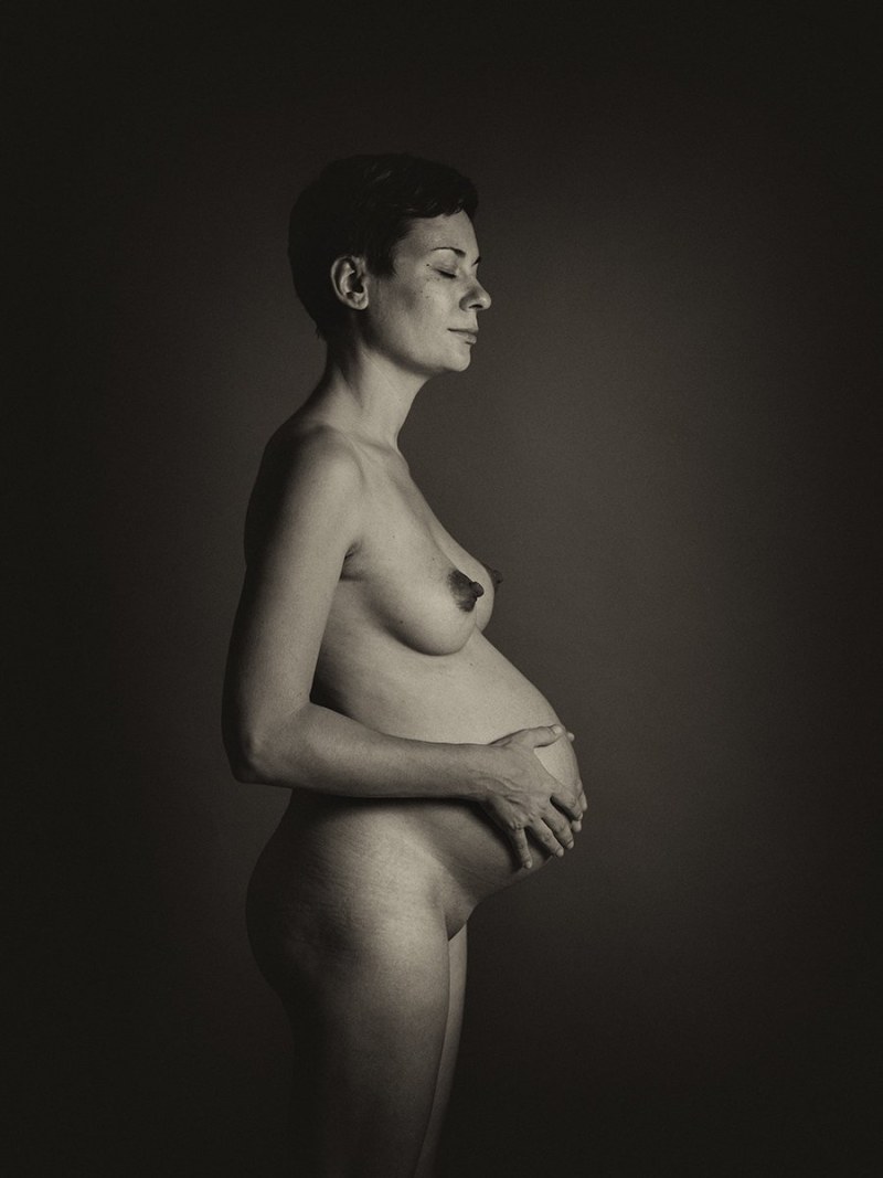 Naked pregnant women