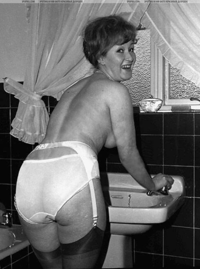 Erotic women in pantalons