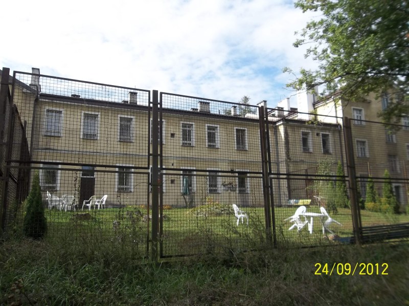 Jokes about psychos and psychiatric