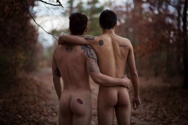 Naked guys on your desktop