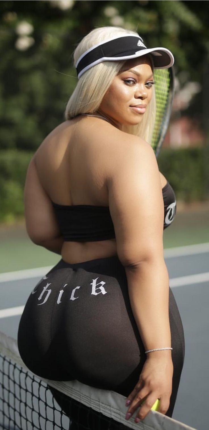 Naked mature ass housewife