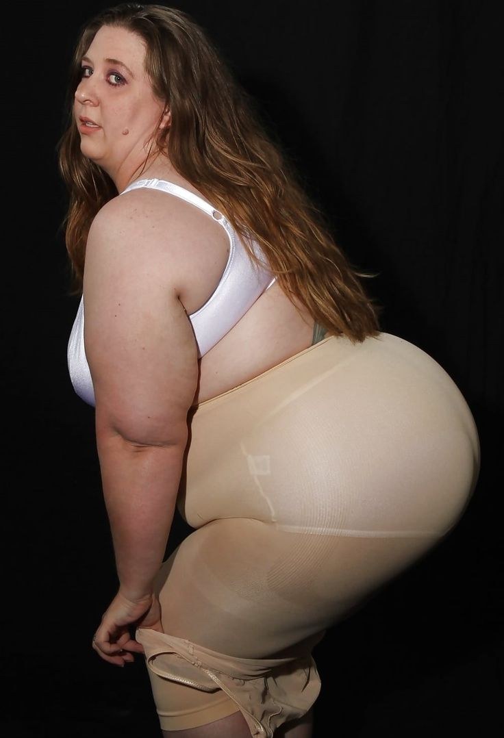 Girls in Yoga Pants fight