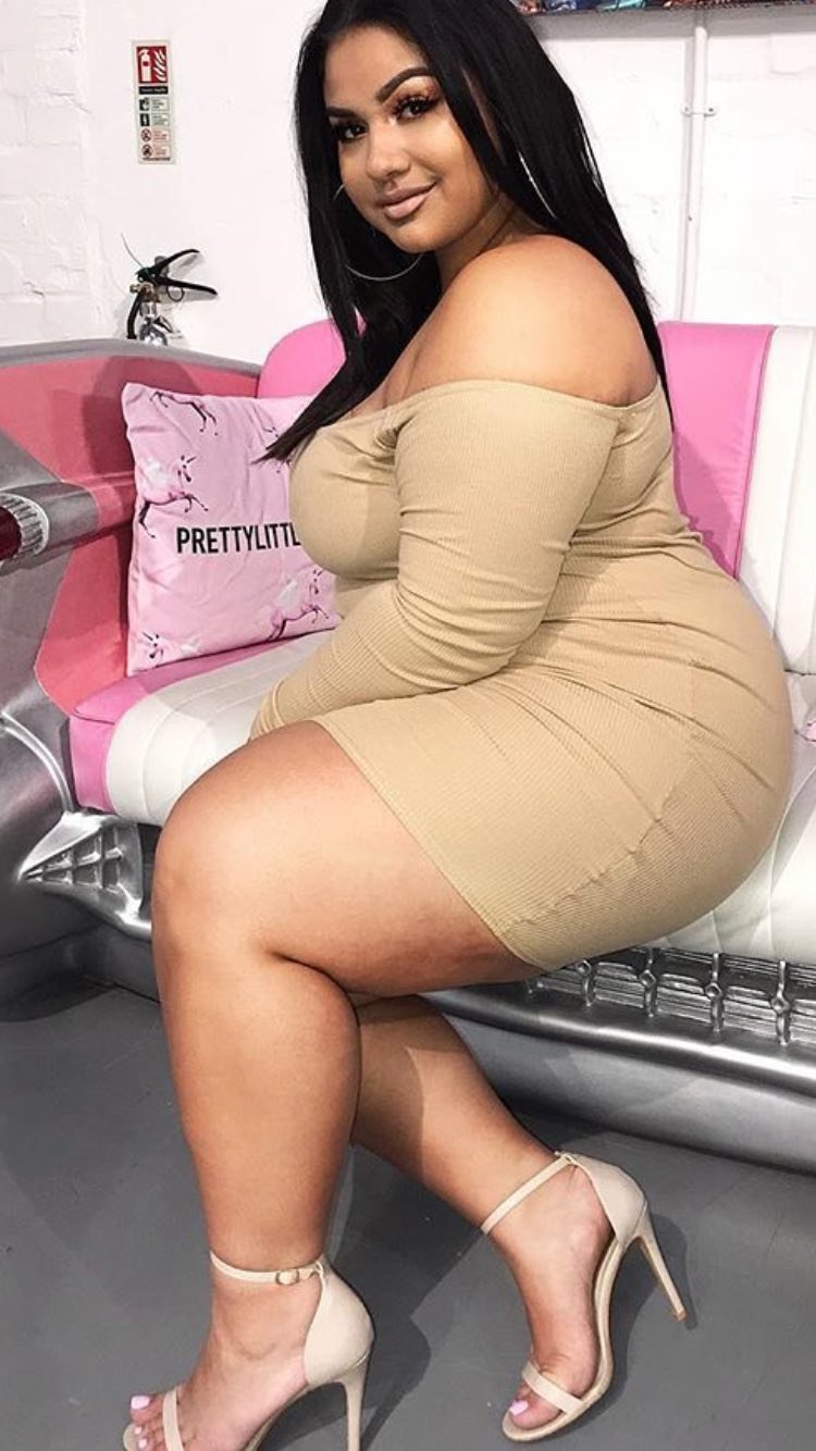 Ekaterina Skulkina Lyashka's legs