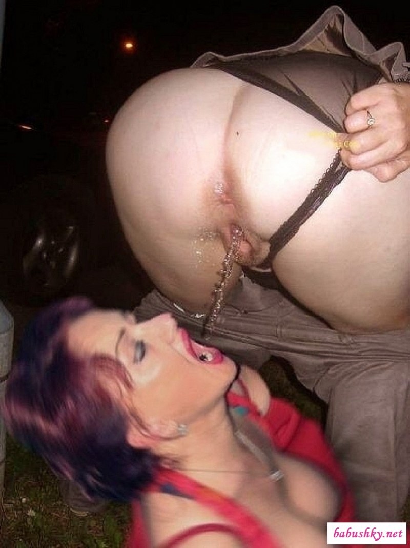 Mature woman pierced on the street