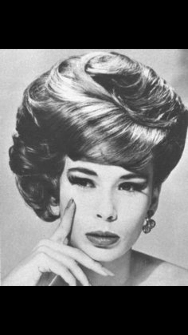 Porn of A Petite Woman with A Bouffant Shape (79 photos)