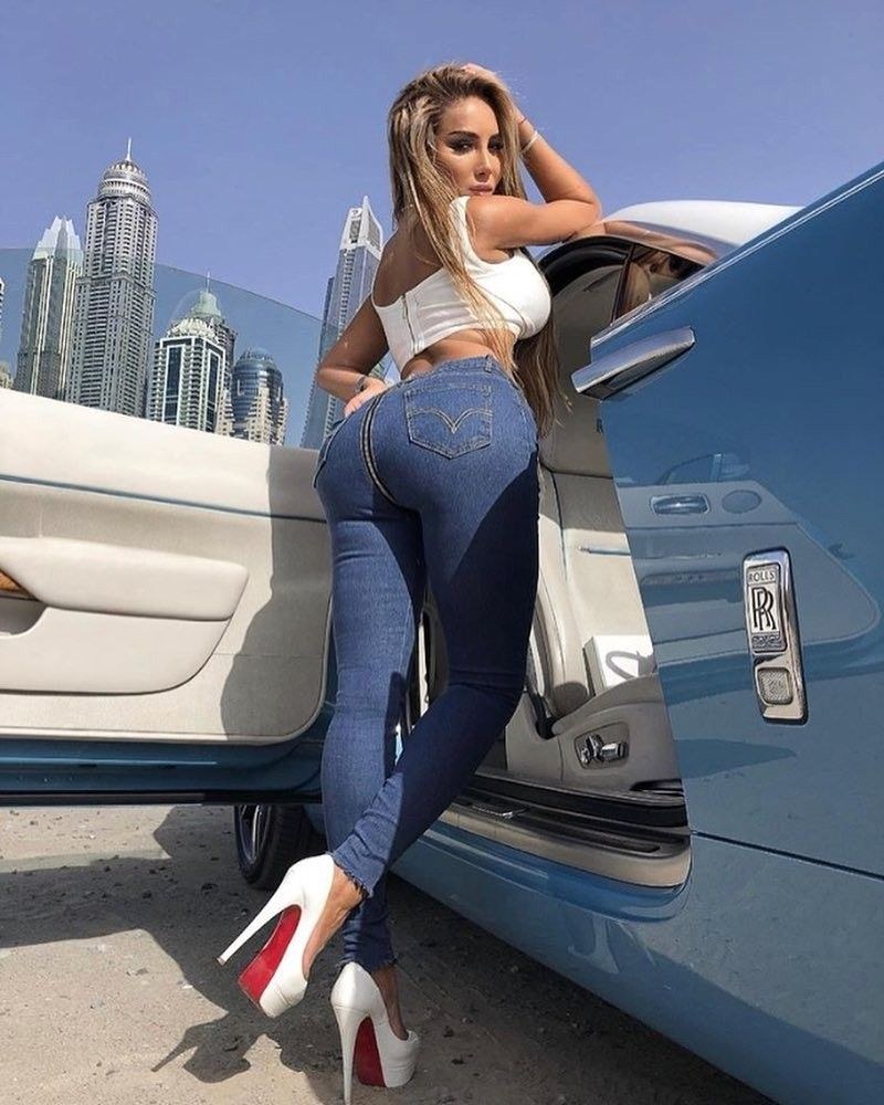 Fucking beauty in jeans