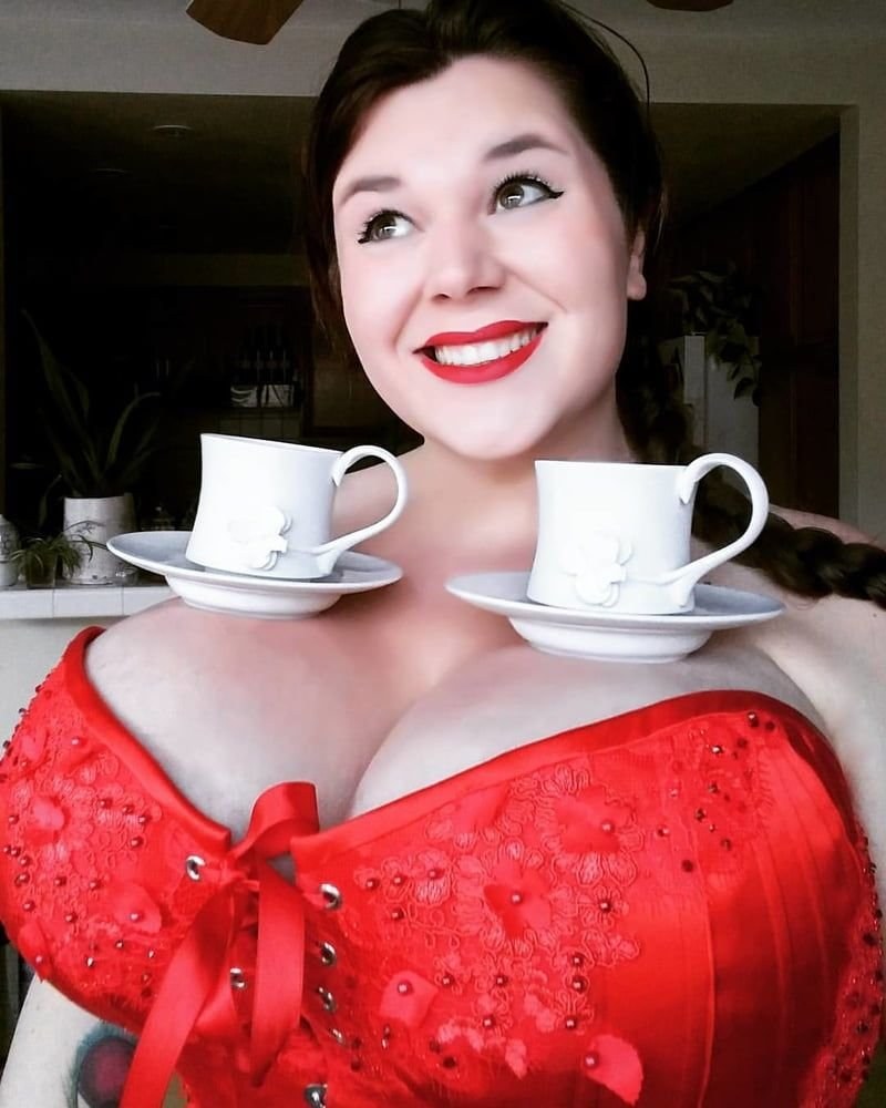 Mandy Majestic is thick