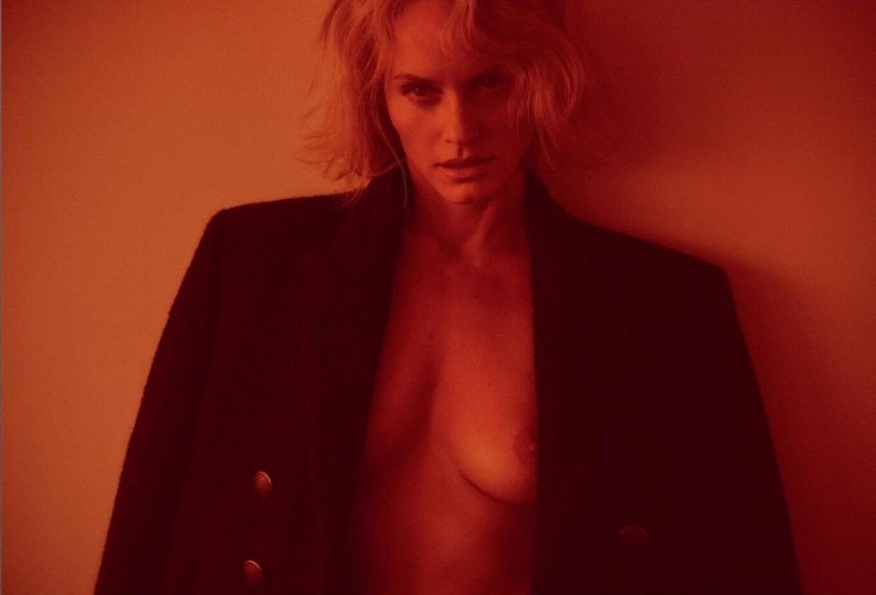 Amber Valletta in his youth naked